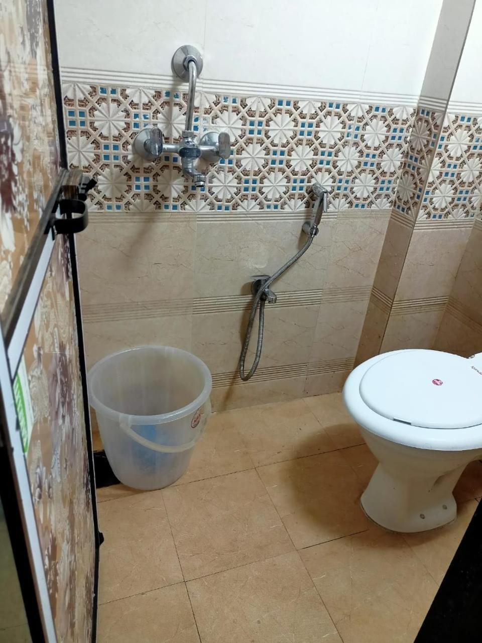 Golden View Dormitory Hotel Mumbai Luaran gambar