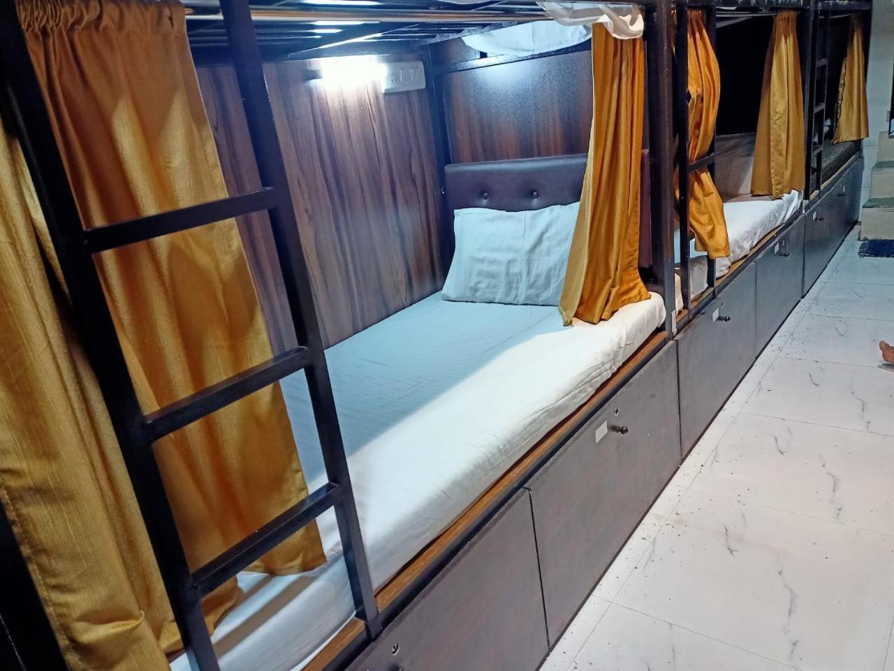 Golden View Dormitory Hotel Mumbai Luaran gambar